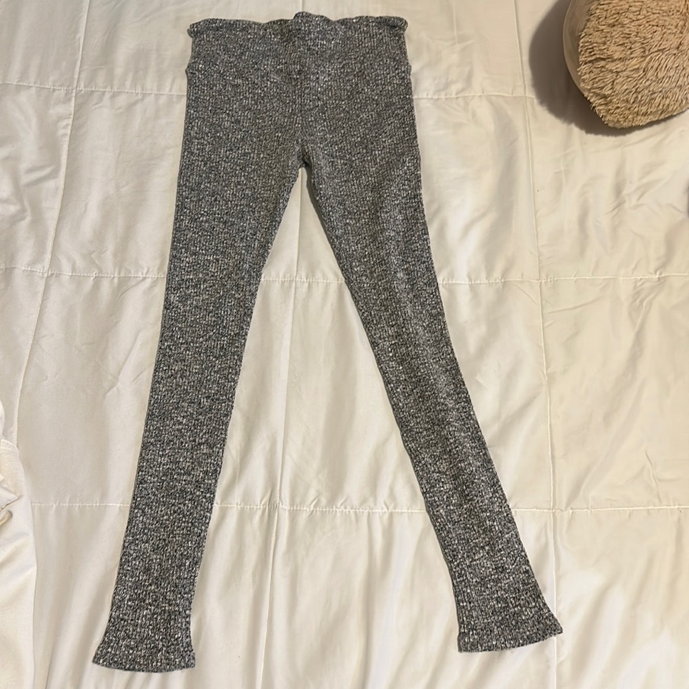 Grey fashion nova leggings 🤍